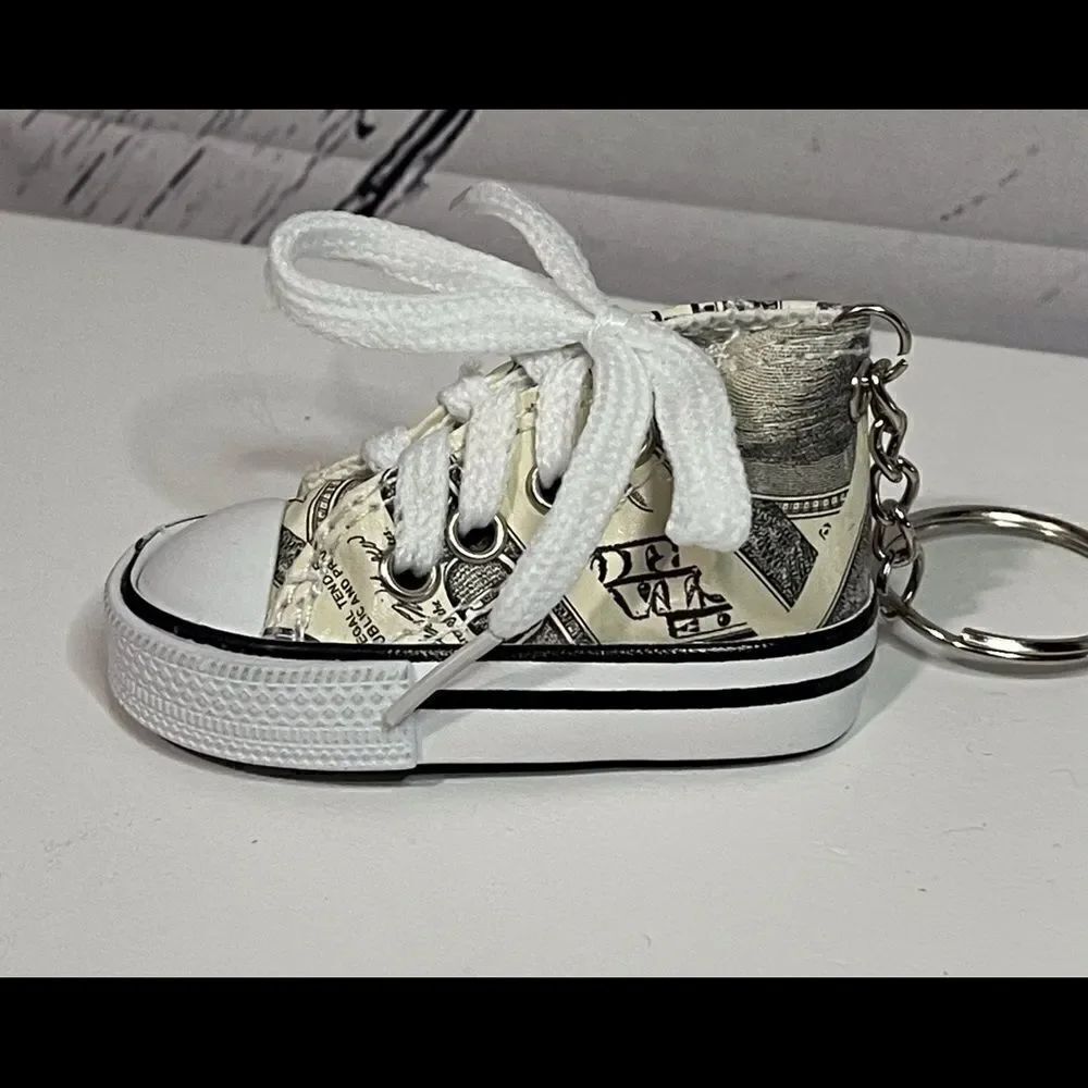 Money Shoe Keychain 